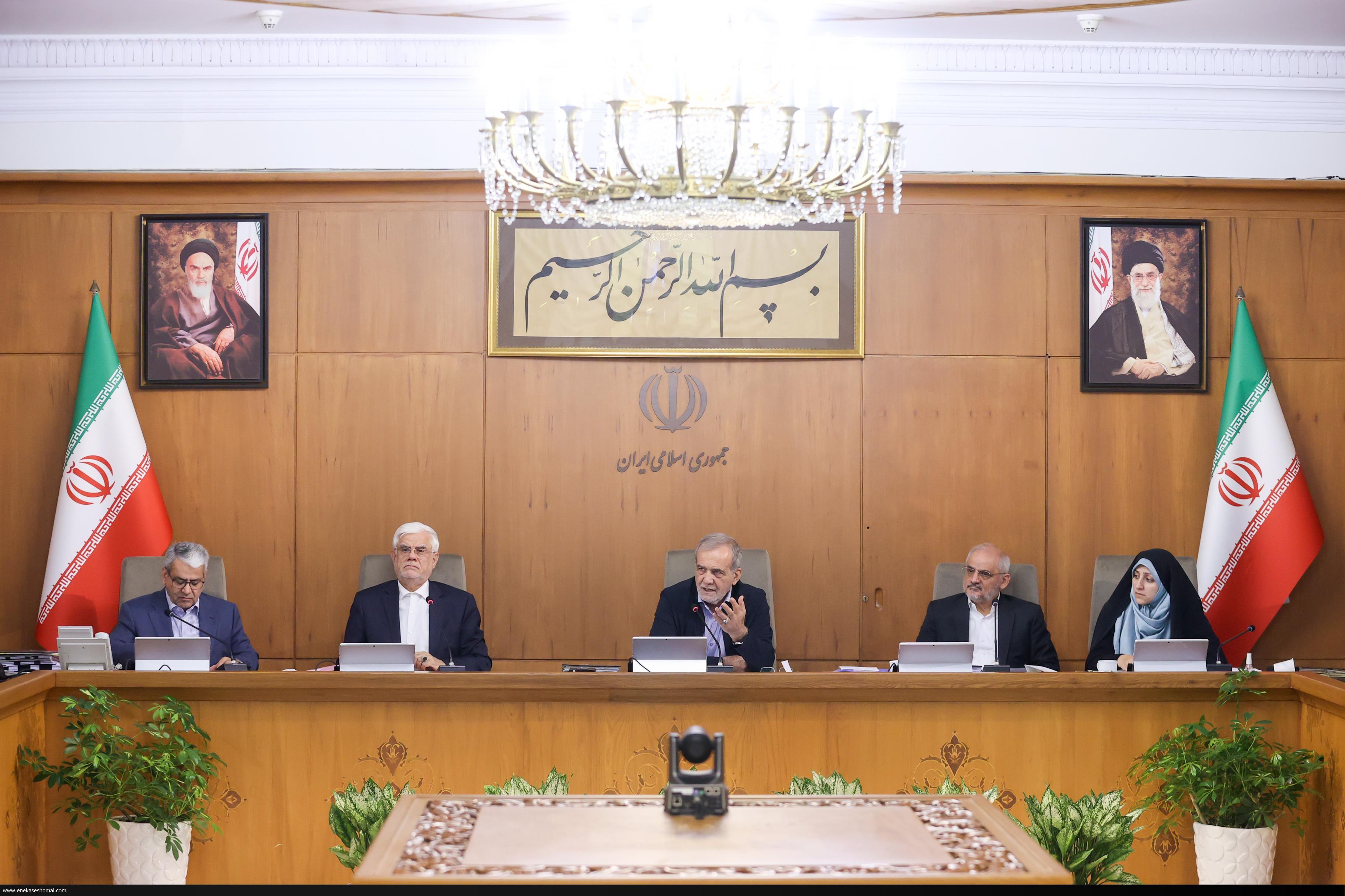 استانداران جدید برای تحقق وفاق ملی تلاش کنند