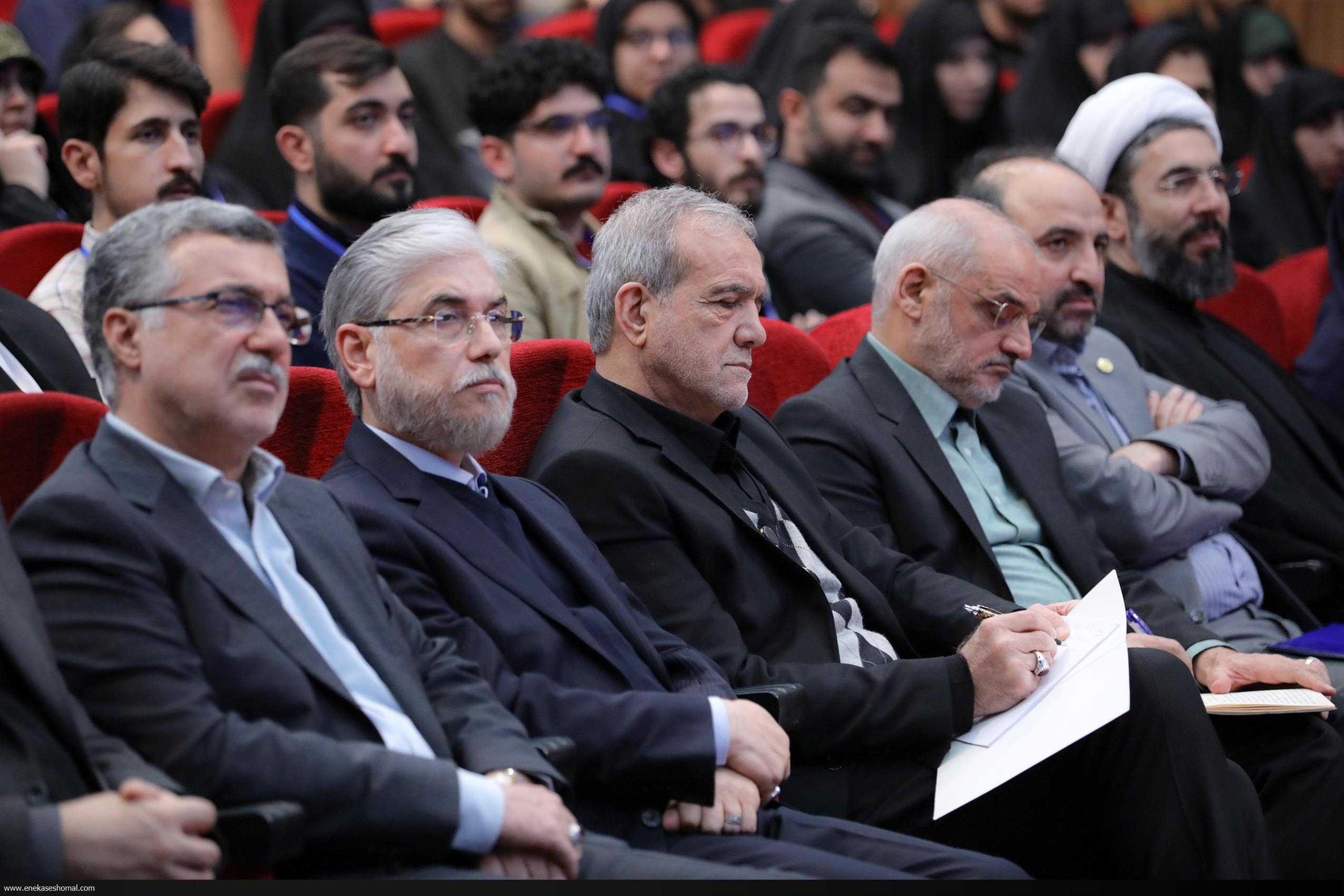 دانشجو چون دلبستگی ندارد، راحت حرفش را می‌زند