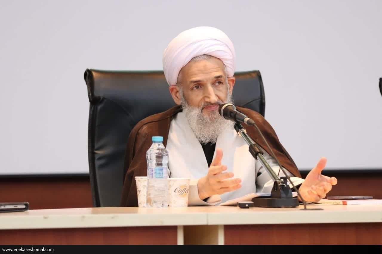 امام خمینی (ره) محبوب همه قشر‌ها