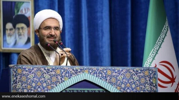 بر تزریق نگاه بصیرتی به نسل جوان