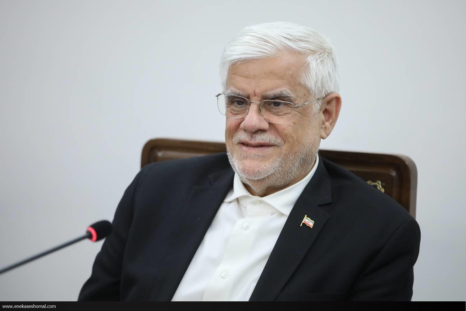 تأمین و تولید کالا‌های اساسی بر عهده بخش خصوصی باشد