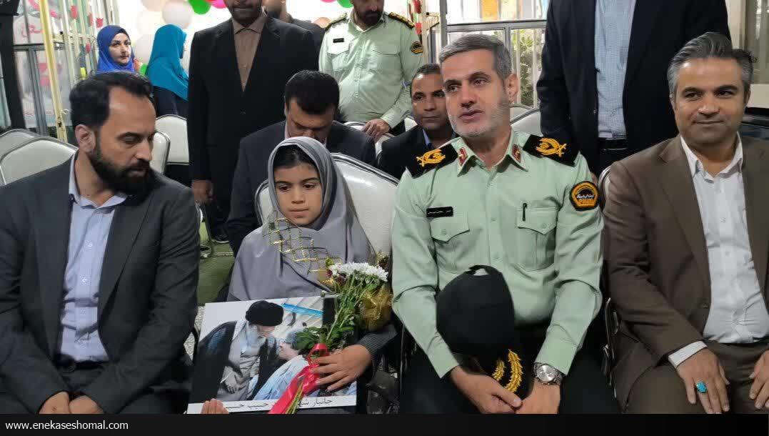 فرمانده انتظامی مازندران فرزند شهید حسینی را تا مدرسه بدرقه کرد