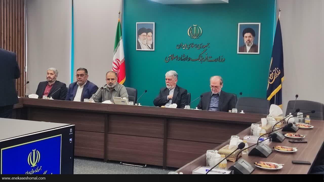 تأکید وزیر فرهنگ و ارشاد بر ارتقای کیفیت آثار هنری با موضوع شهادت