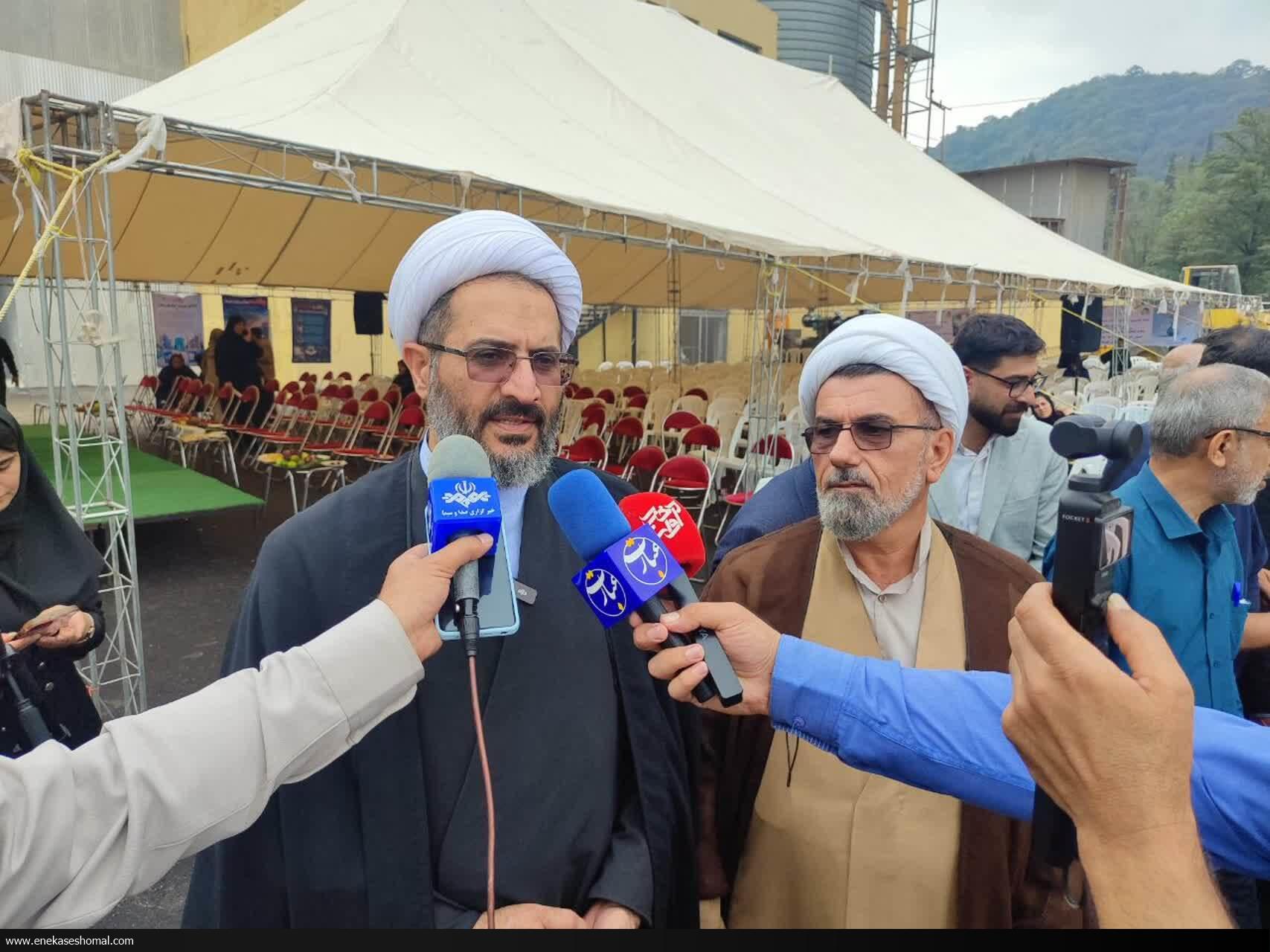 توزیع ۱۰۰ هزار بسته تحصیلی میان دانش‌آموزان کم‌برخوردار کشور